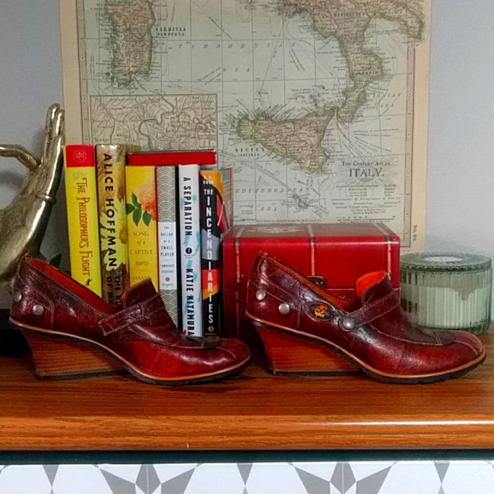 RARE Made in Portugal European high end designer Eject architectural heels